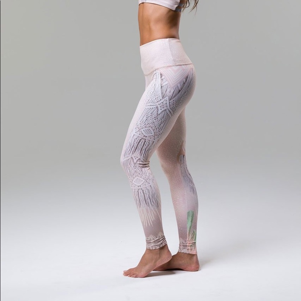 NWT Onzie Ojai High Rise Graphic Yoga Legging Pant - Picture 4 of 5